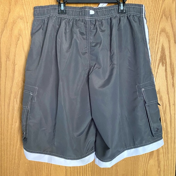 Men’s Cargo Swim Trunks - Picture 3 of 10
